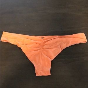Rip Curl low rise cheeky peach bikini bottoms 👙